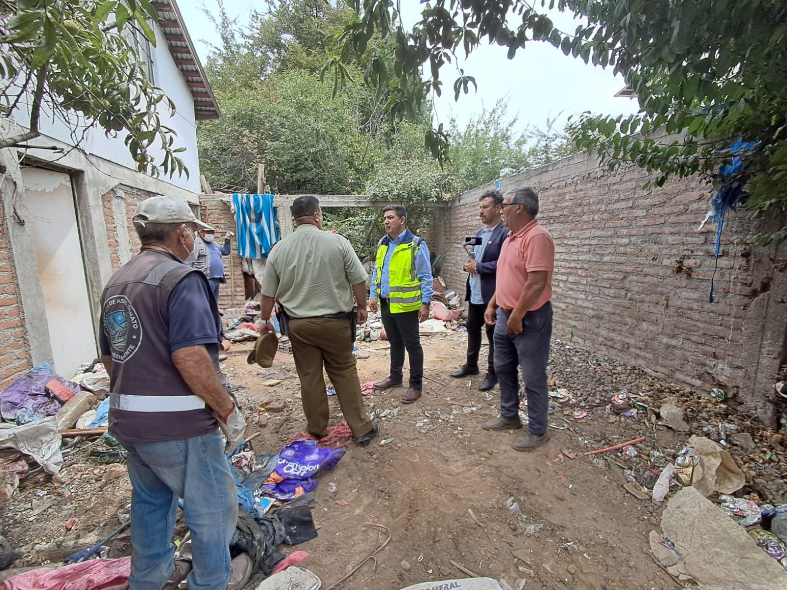 INTERVENCIÓN MUNICPAL Y DE CARABINEROS PERMITE DAR SOLUCIÓN A CASO DE ABANDONO DE PERSONA MAYOR 