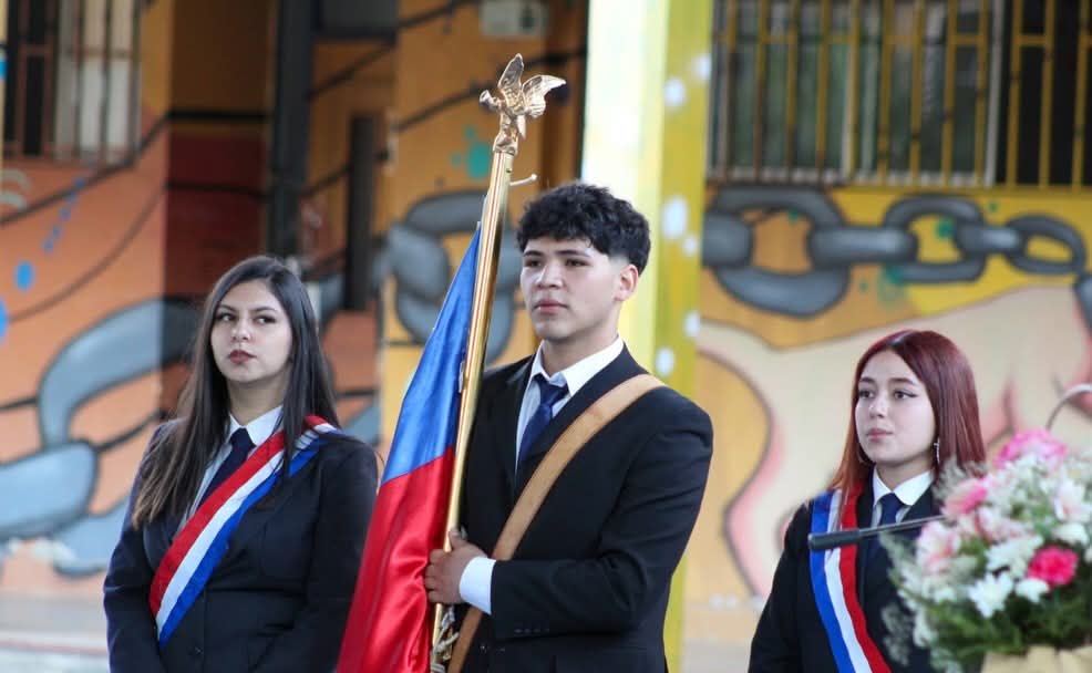 ALCALDE DE GRANEROS, MARCELO MIÑAÑIR MATUS, PARTICIPA EN EMOTIVAS EN LAS LICENCIATURAS Y CIERRA EL AÑO ESCOLAR 2025