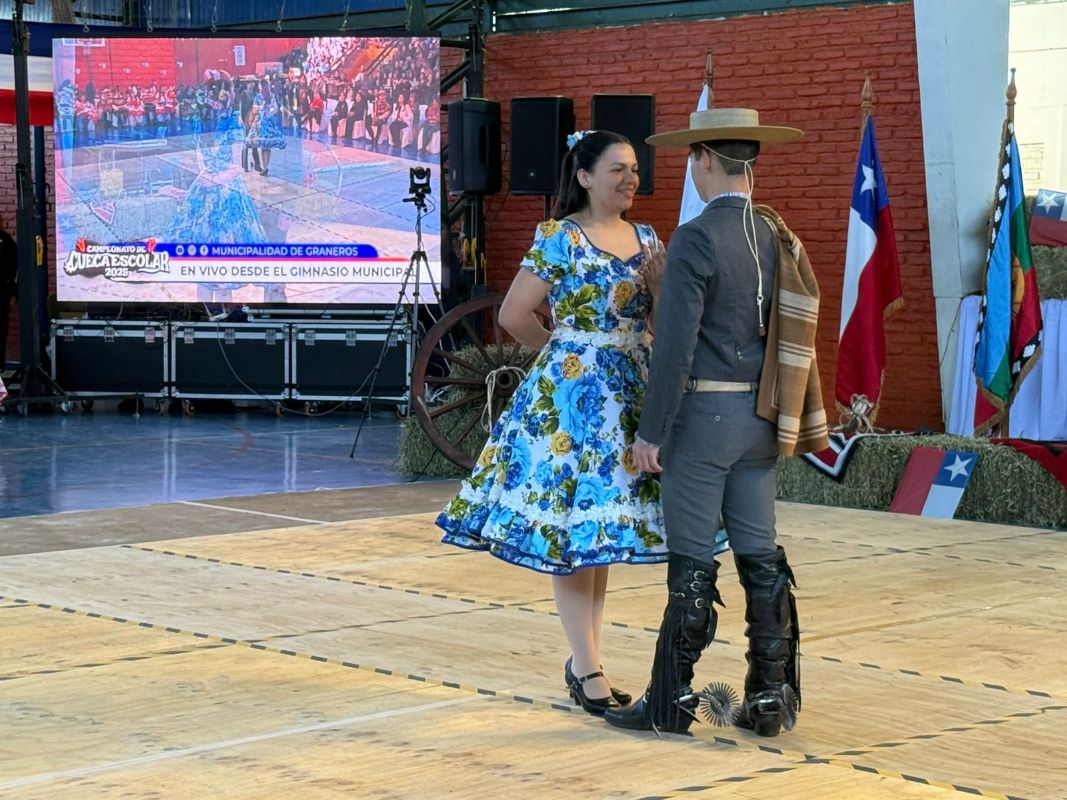ESTUDIANTES DE GRANEROS BRILLARON EN EL CAMPEONATO COMUNAL DE CUECA ESCOLAR 2025