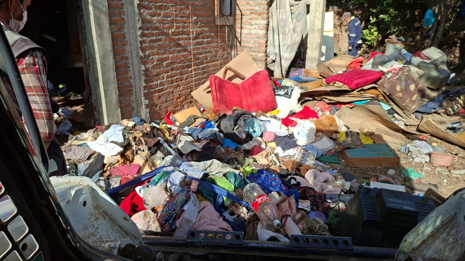 MUNICIPIO FINALIZA LIMPIEZA DE VIVIENDA DE ADULTA MAYOR Y AVANZA EN PROCESO DE HABITABILIDAD
