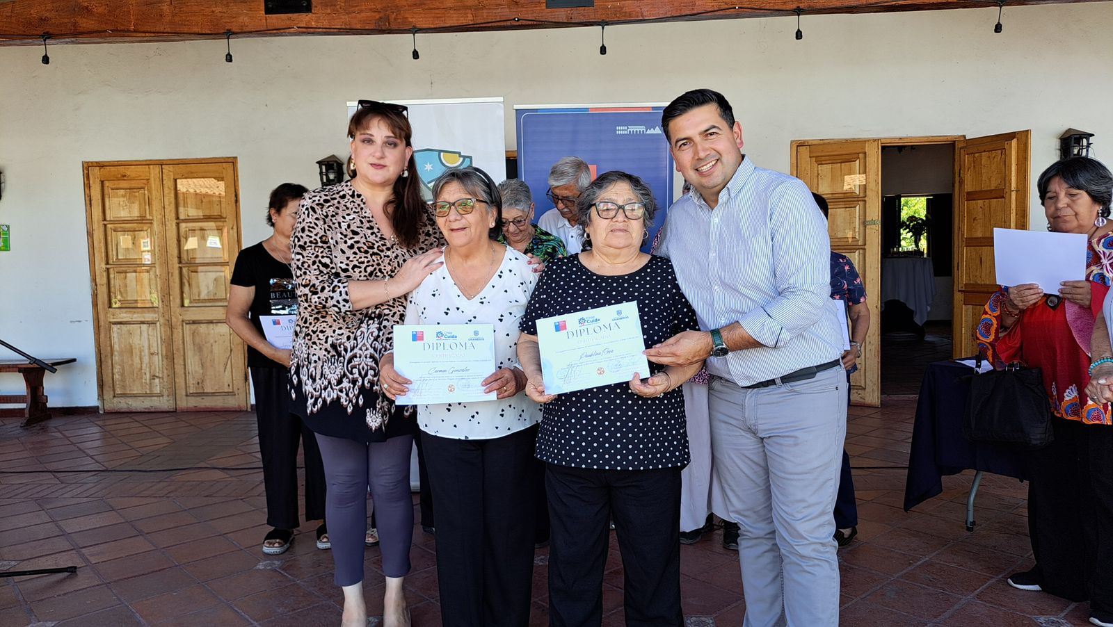 💜🌷 EMOTIVO RECONOCIMIENTO A MUJERES EN EL MARCO DEL MES DE LA MUJER EN #GRANEROS